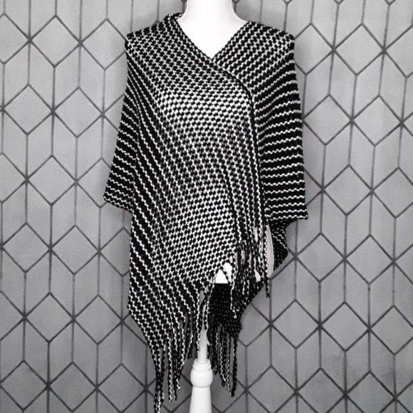 Steve Madden Sweaters - Steve Madden Sweater Poncho Shawl